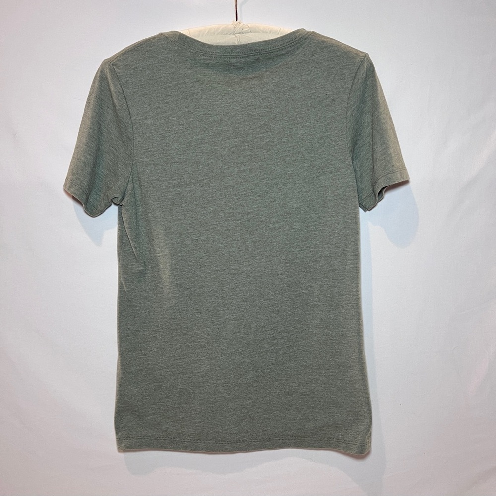 Fuego 🌈🎄Happy Holigays🎄 🌈Green T-shirt-Size XS - Picture 2 of 8